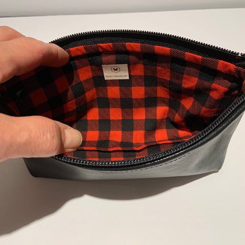 Chisana Zip Leather Pouches