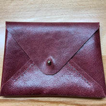 Load image into Gallery viewer, Akio Leather Card Case
